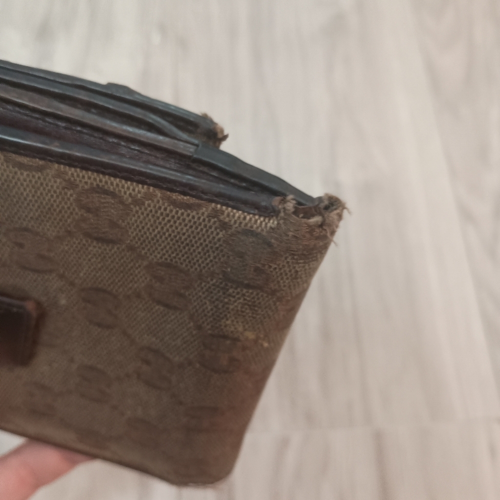 AUTHENTIC GUCCI INTERLOCKING G MONOGRAM LOGO SHER… - image 3